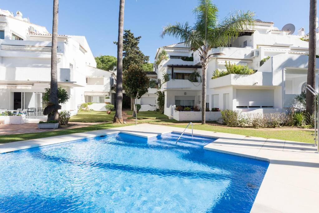 Incredible Luxury Location In Puerto Banus Beach For Families Marbella Eksteriør bilde