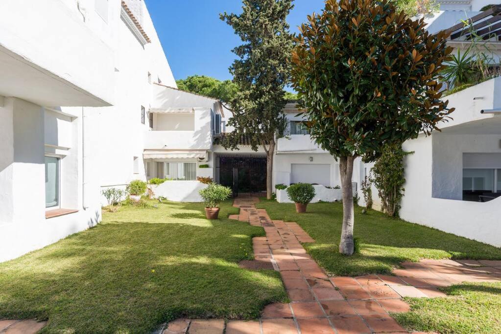 Incredible Luxury Location In Puerto Banus Beach For Families Marbella Eksteriør bilde